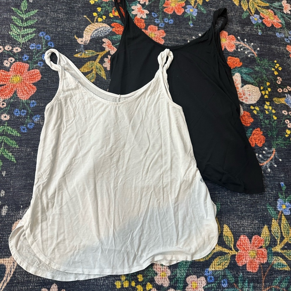 Tavi Women's Black and White Tank Tops